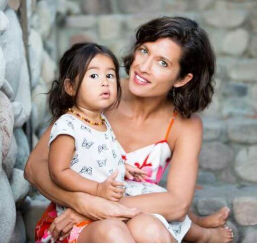 Chelsea Winstanley with her younger daughter.